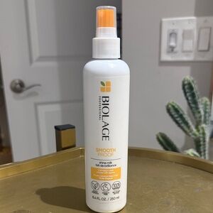 Biolage Smooth Proof Shine Milk - White and Orange